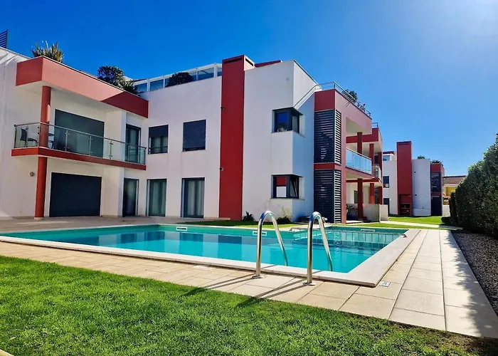 Deep Blue Ac Heating Complex With Pool & Bbq